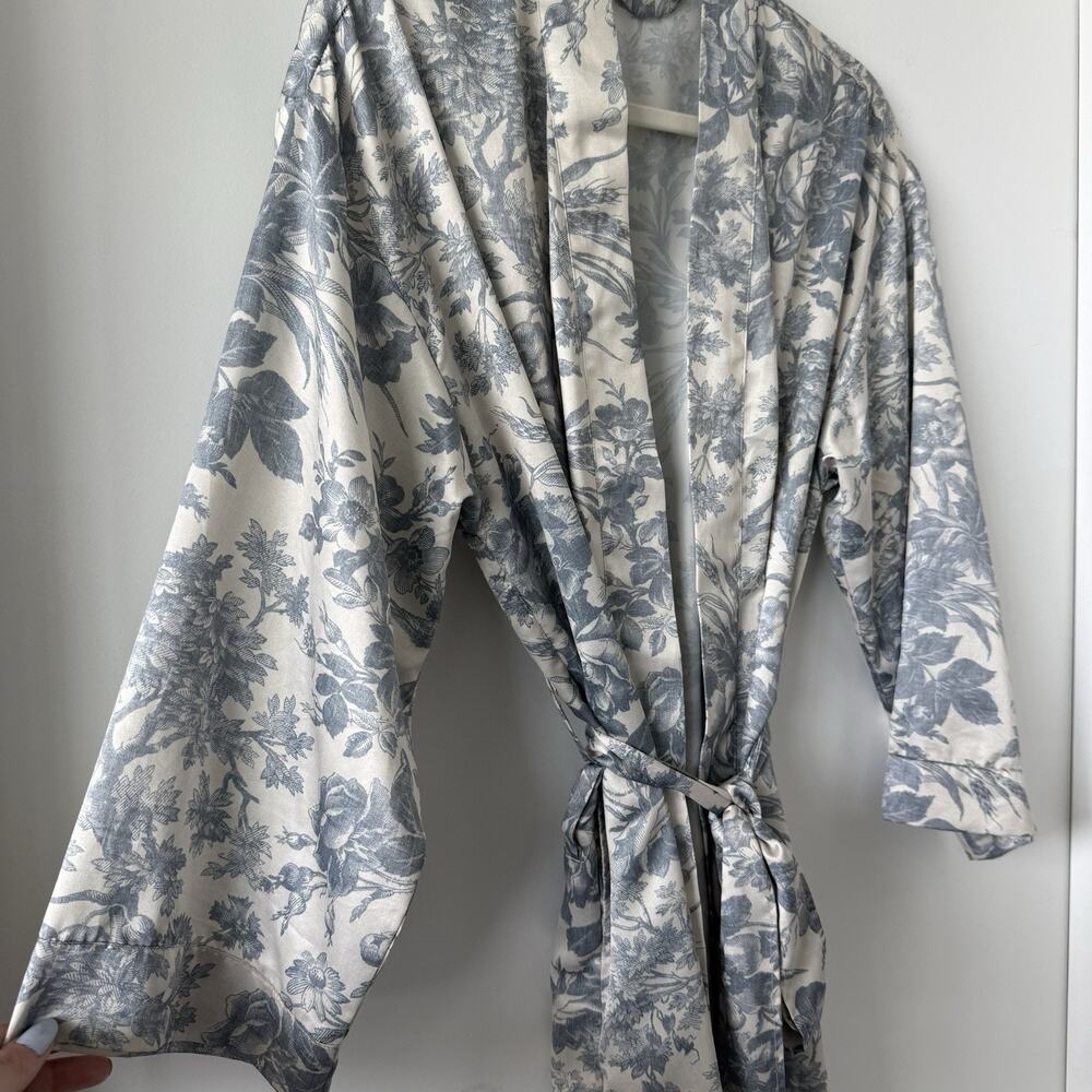POTTERY BARN SORREL ROBE WOMENS XS/S BLUE FLORAL LIGHT SILKY POCKETS TIE COLLARD